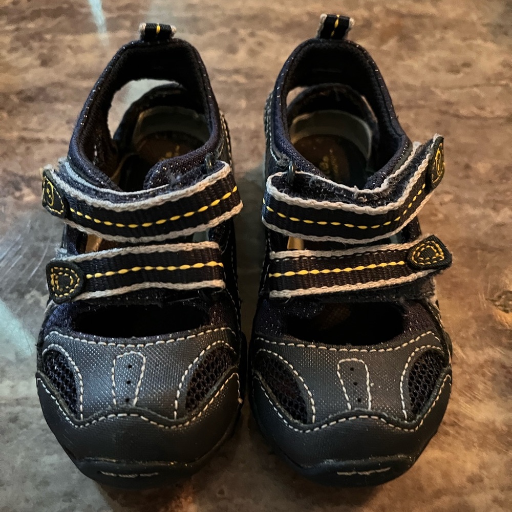 Stride Rite Boys Sandals Size 5